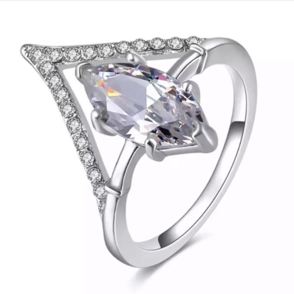 Gorgeous Ring - Picture 2 of 5